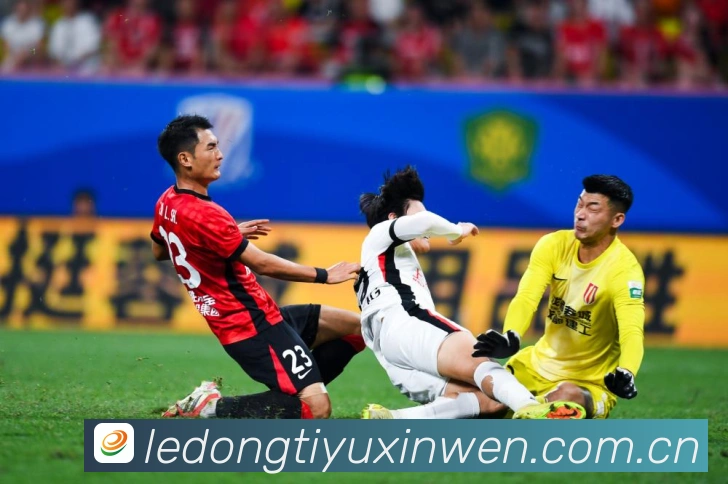 伦敦世乒赛中国女乒三比一击败波兰稳进十六强年轻队员表现抢眼赛场解读-深度解析 伦敦世乒赛中国女乒三比一击败波兰稳进十六强年轻队员表现抢眼赛场解读-深度解析